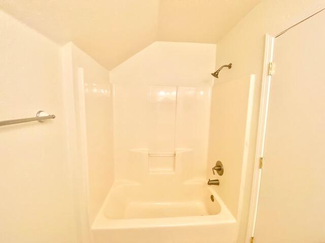 FOXWOOD ESTATES 1 - Residential Lease