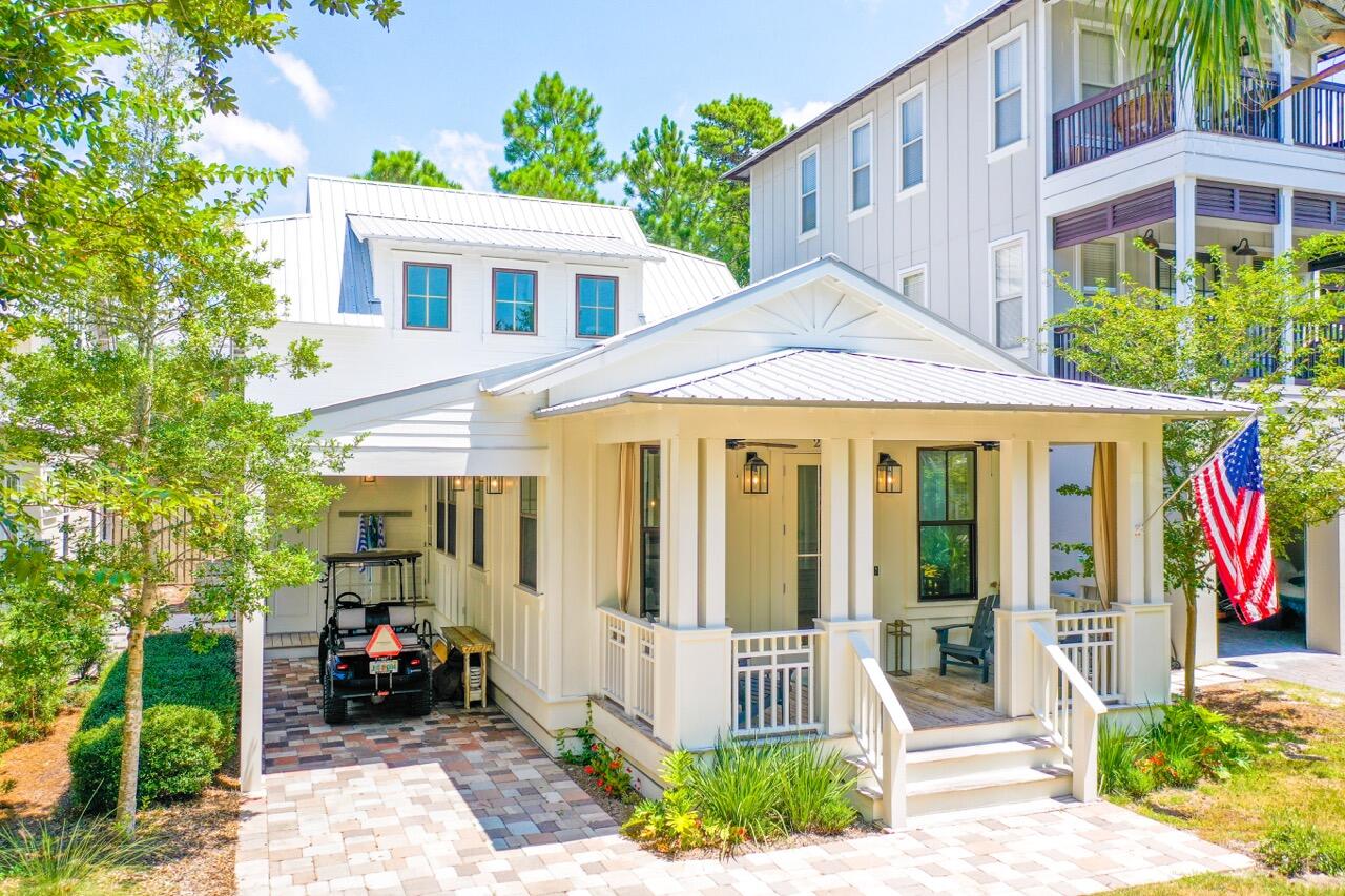 COTTAGES AT EASTERN LAKE - Residential