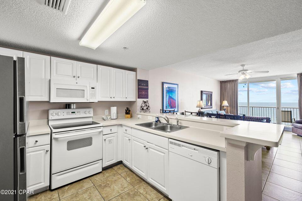 MAJESTIC BEACH TOWERS I - Residential