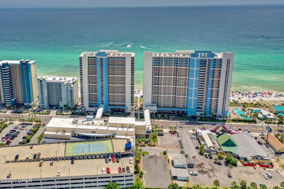 MAJESTIC BEACH TOWERS I - Residential
