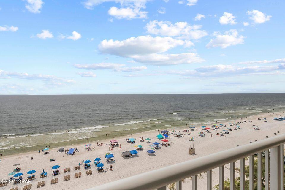 MAJESTIC BEACH TOWERS I - Residential