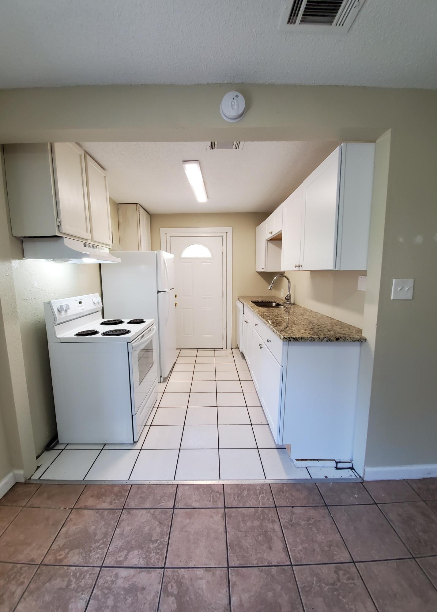 PINEVIEW - Residential Lease