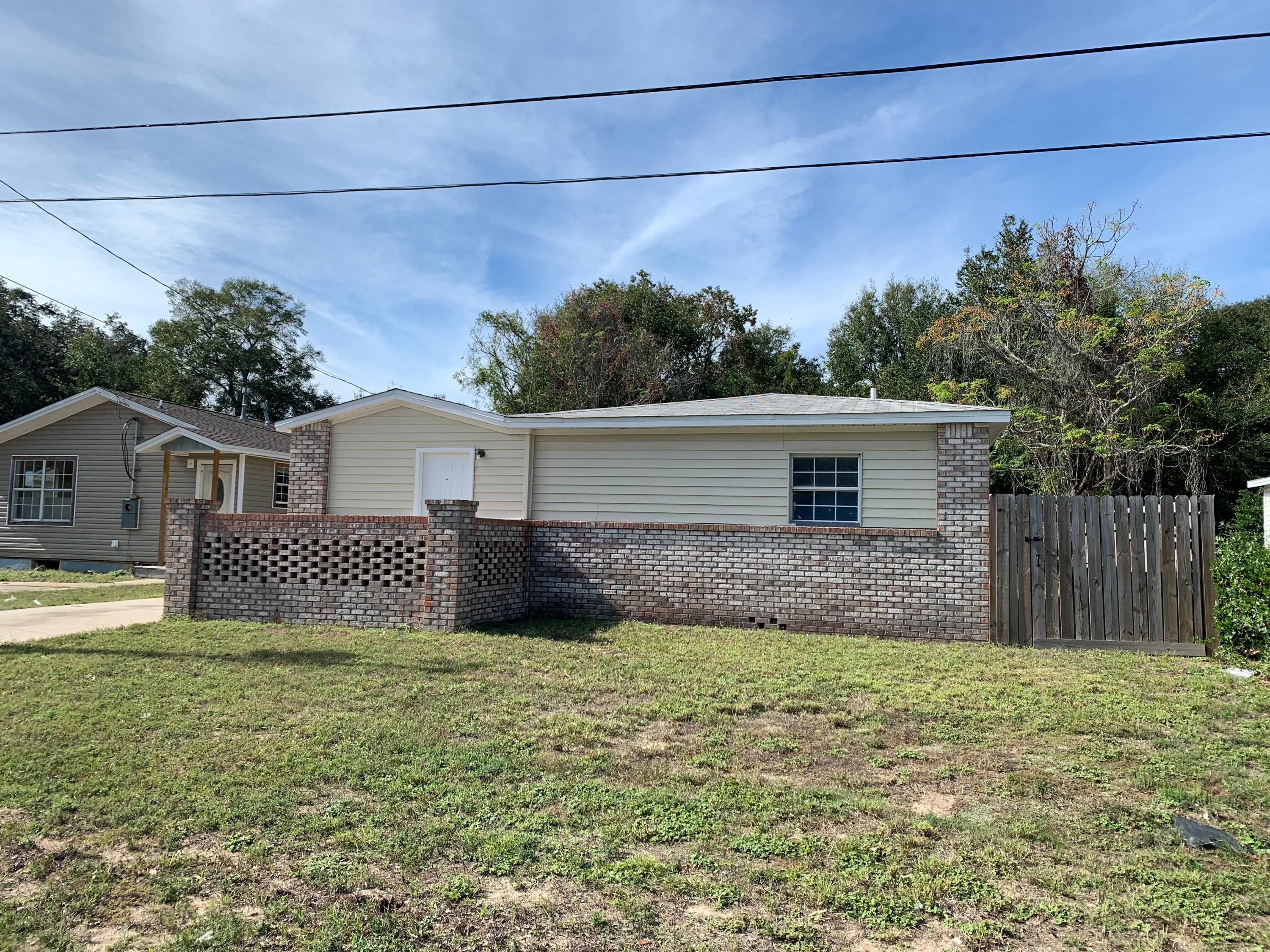 Cute 3 bedroom 2 bath home for rent in Fort Walton. Updated appliances. Granite in the kitchen. Recently painted. Large garden tub in the master bedroom. Big back yard. This property will be getting minor repairs before a new tenant moves in, such as new blinds and some light drywall work. Available for a fast move-in!
