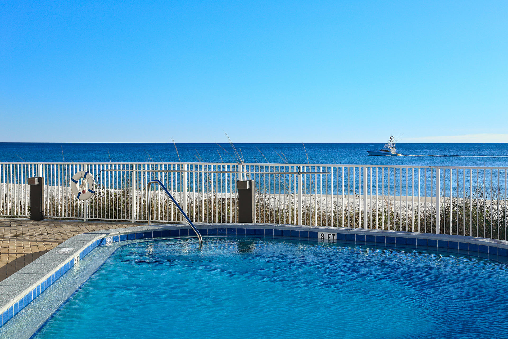 TROPIC WINDS - Residential