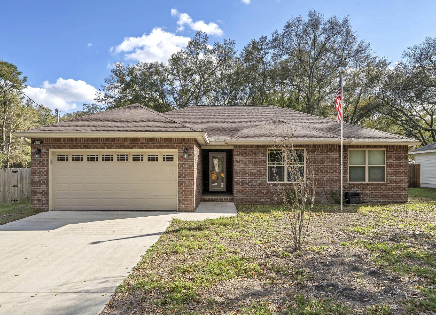 CRESTVIEW MANOR - Residential