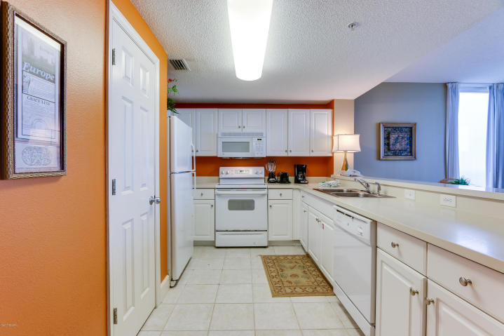 MAJESTIC BEACH TOWERS I - Residential