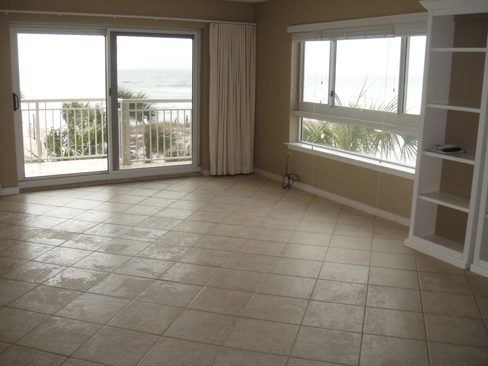 DESTIN TOWERS CONDO - Residential