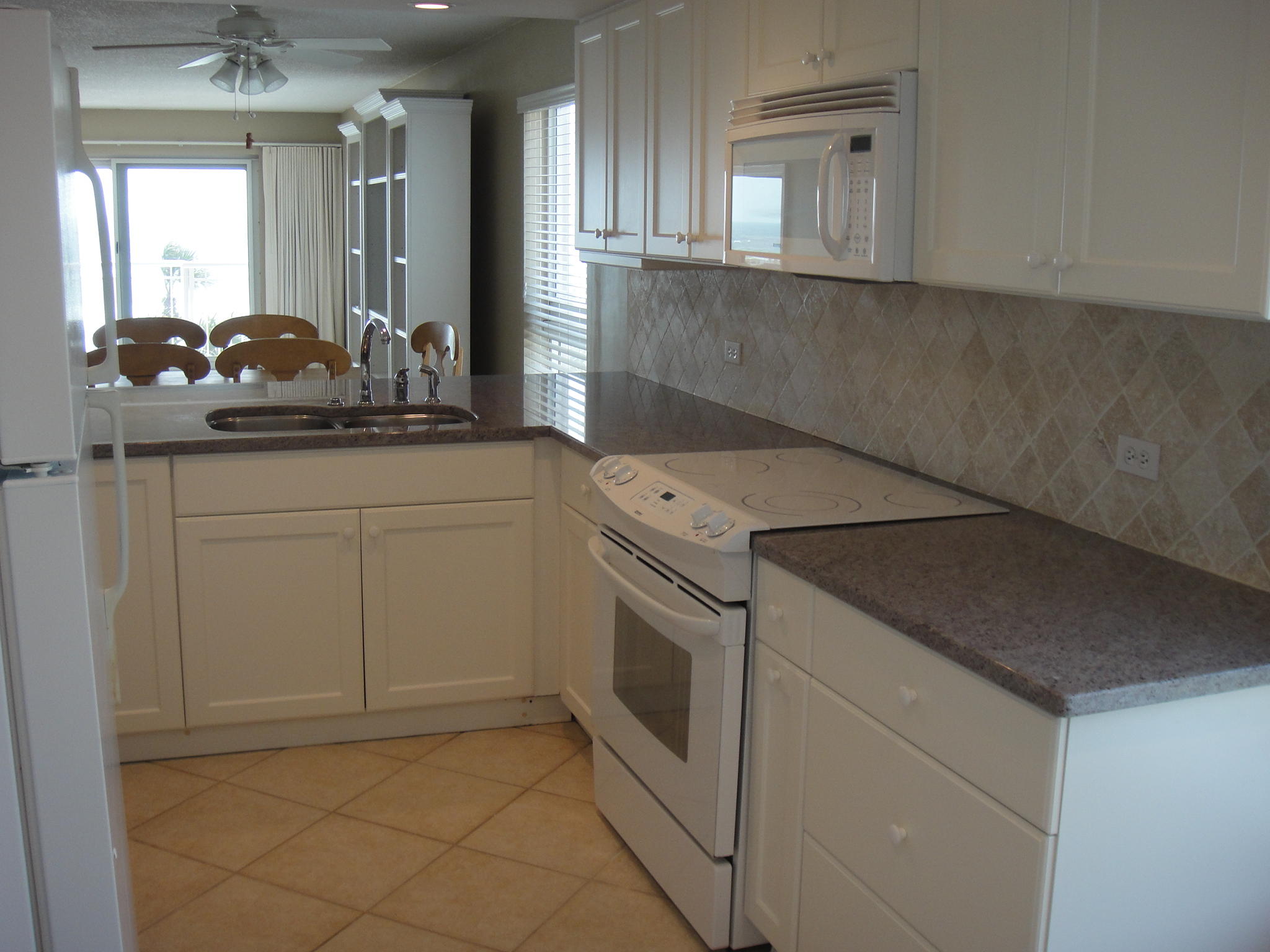 DESTIN TOWERS CONDO - Residential