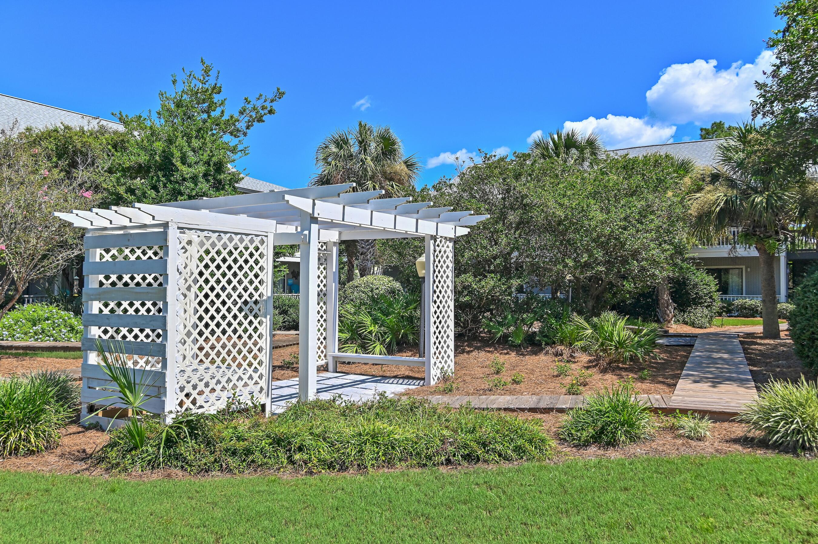 BEACHWOOD VILLAS CONDO - Residential