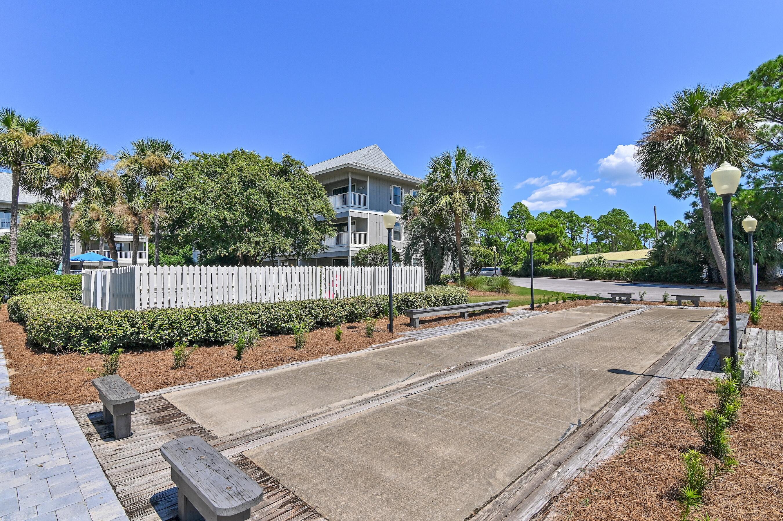 BEACHWOOD VILLAS CONDO - Residential