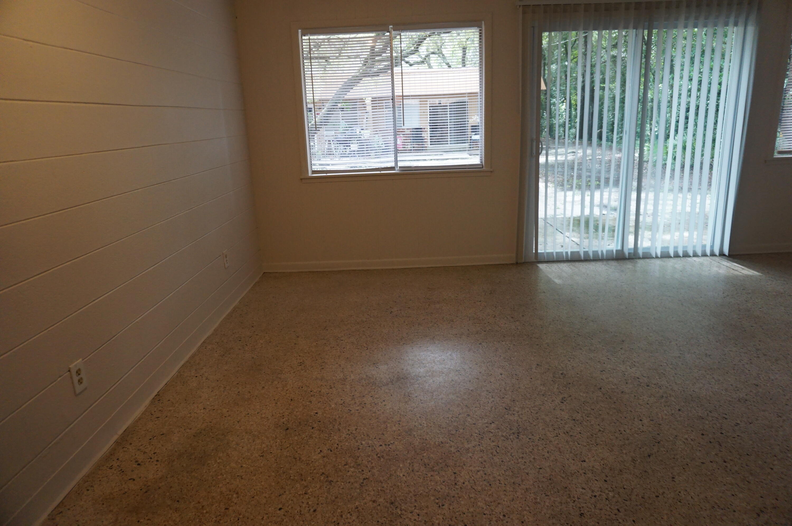 PORT DIXIE - Residential Lease