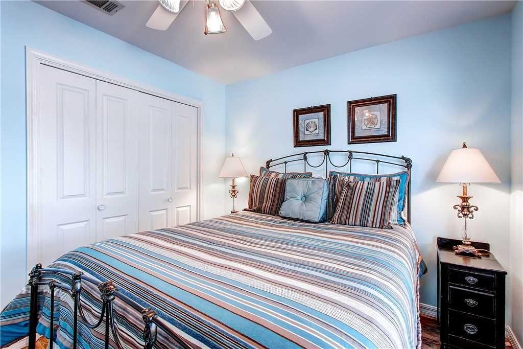 CRYSTAL BEACH COTTAGES - Residential