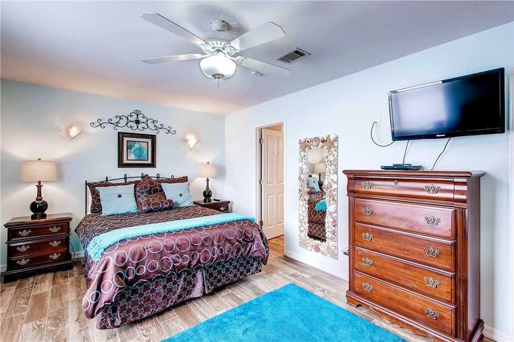 CRYSTAL BEACH COTTAGES - Residential