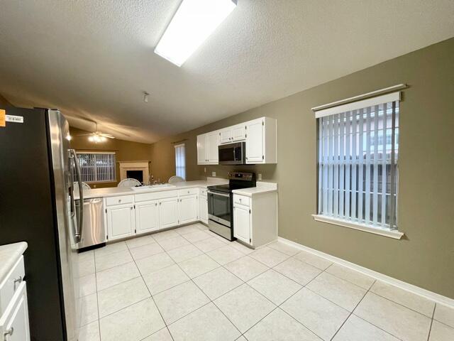 PARKER'S LANDING - Residential Lease