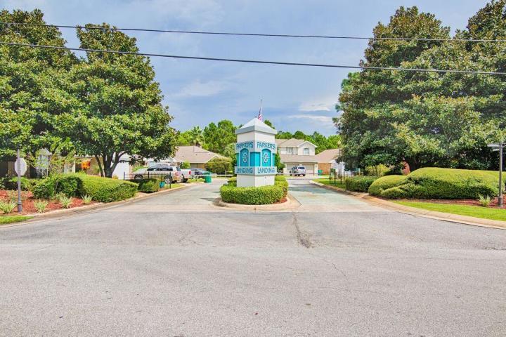 PARKER'S LANDING - Residential Lease
