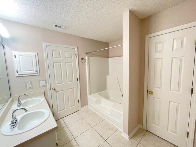PARKER'S LANDING - Residential Lease