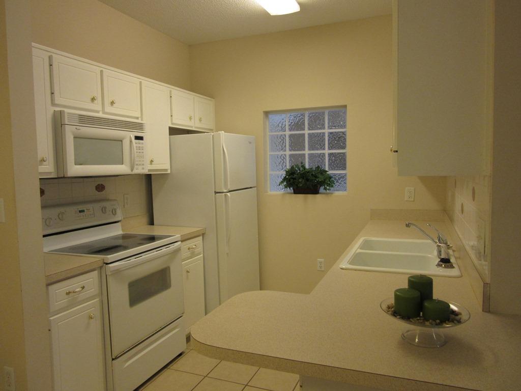 THE OAKS AT NICEVILLE CONDO UNIT 123 - Residential
