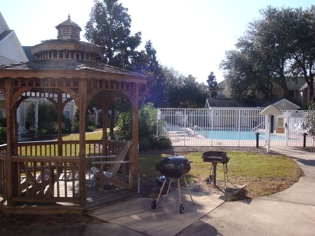 THE OAKS AT NICEVILLE CONDO UNIT 123 - Residential