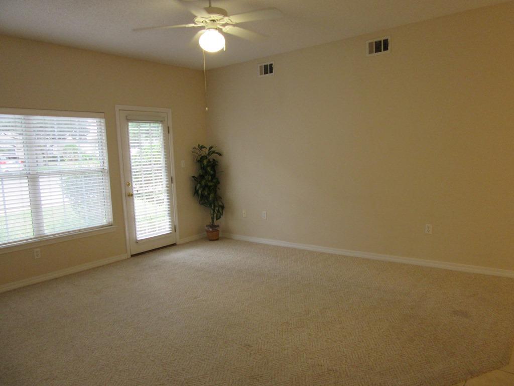 THE OAKS AT NICEVILLE CONDO UNIT 123 - Residential