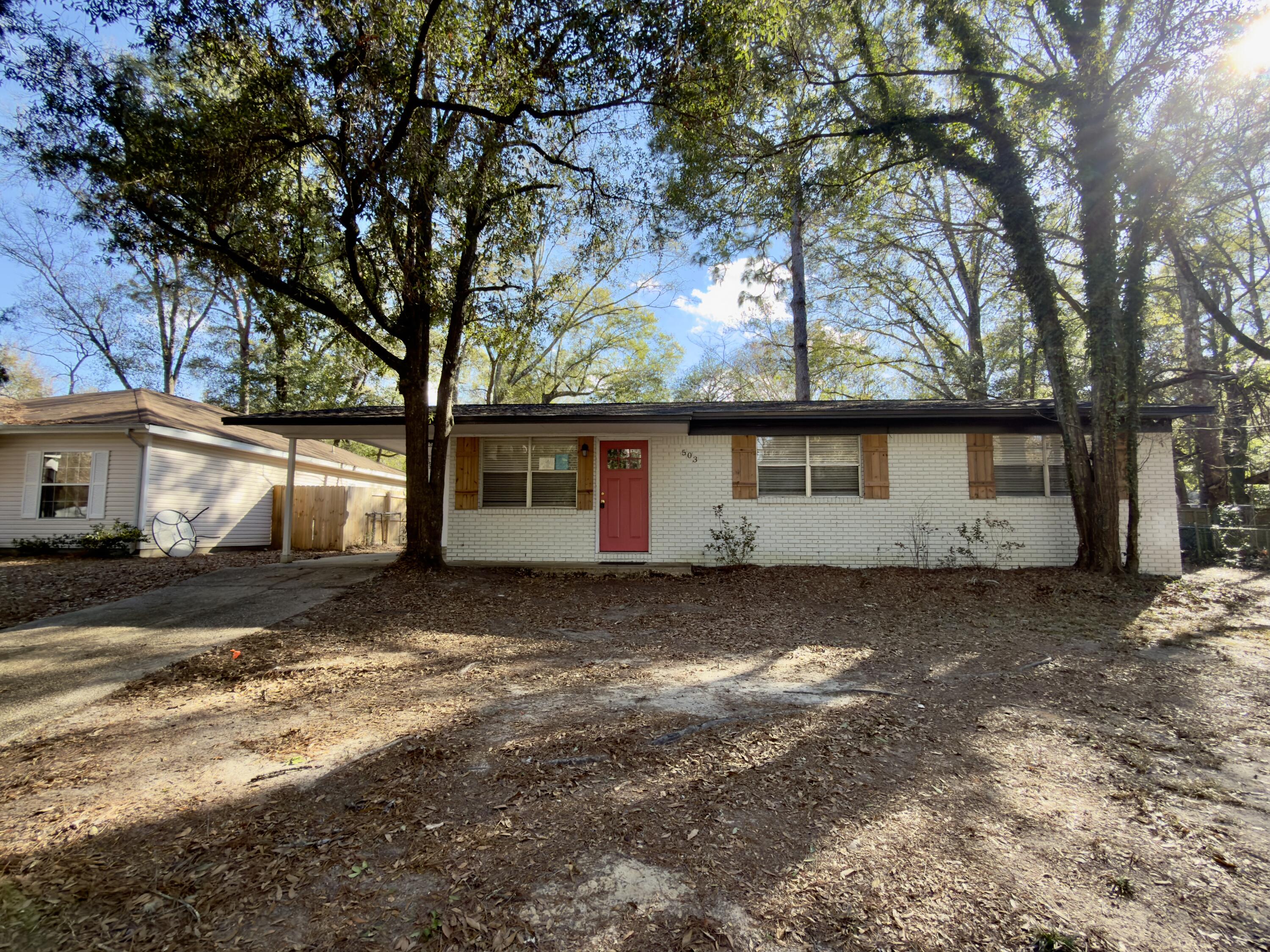 TALL PINES - Residential