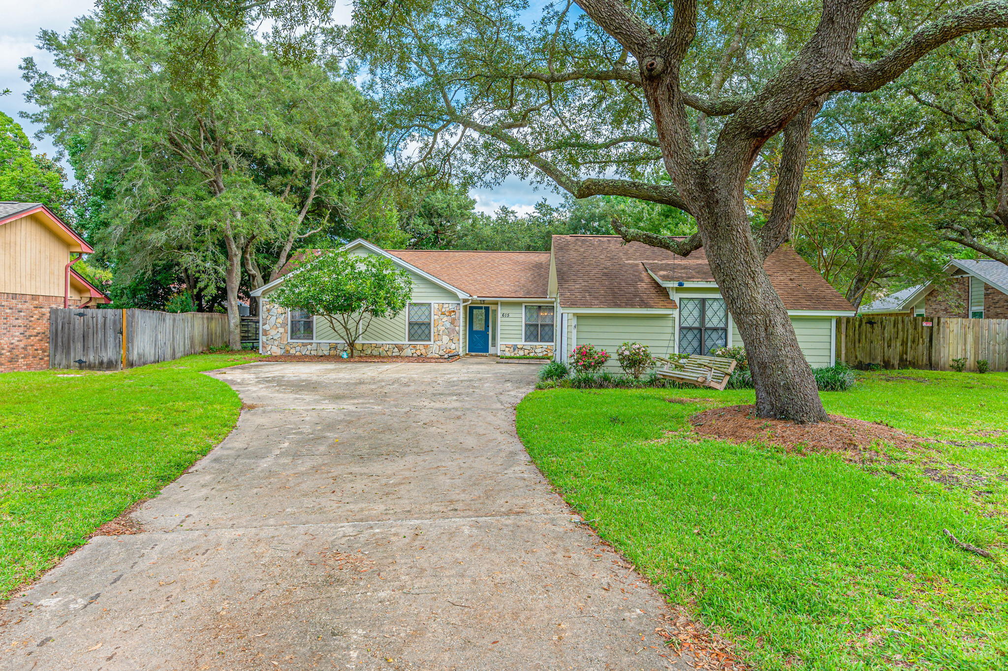 CARIBBEAN EAST - Residential Lease