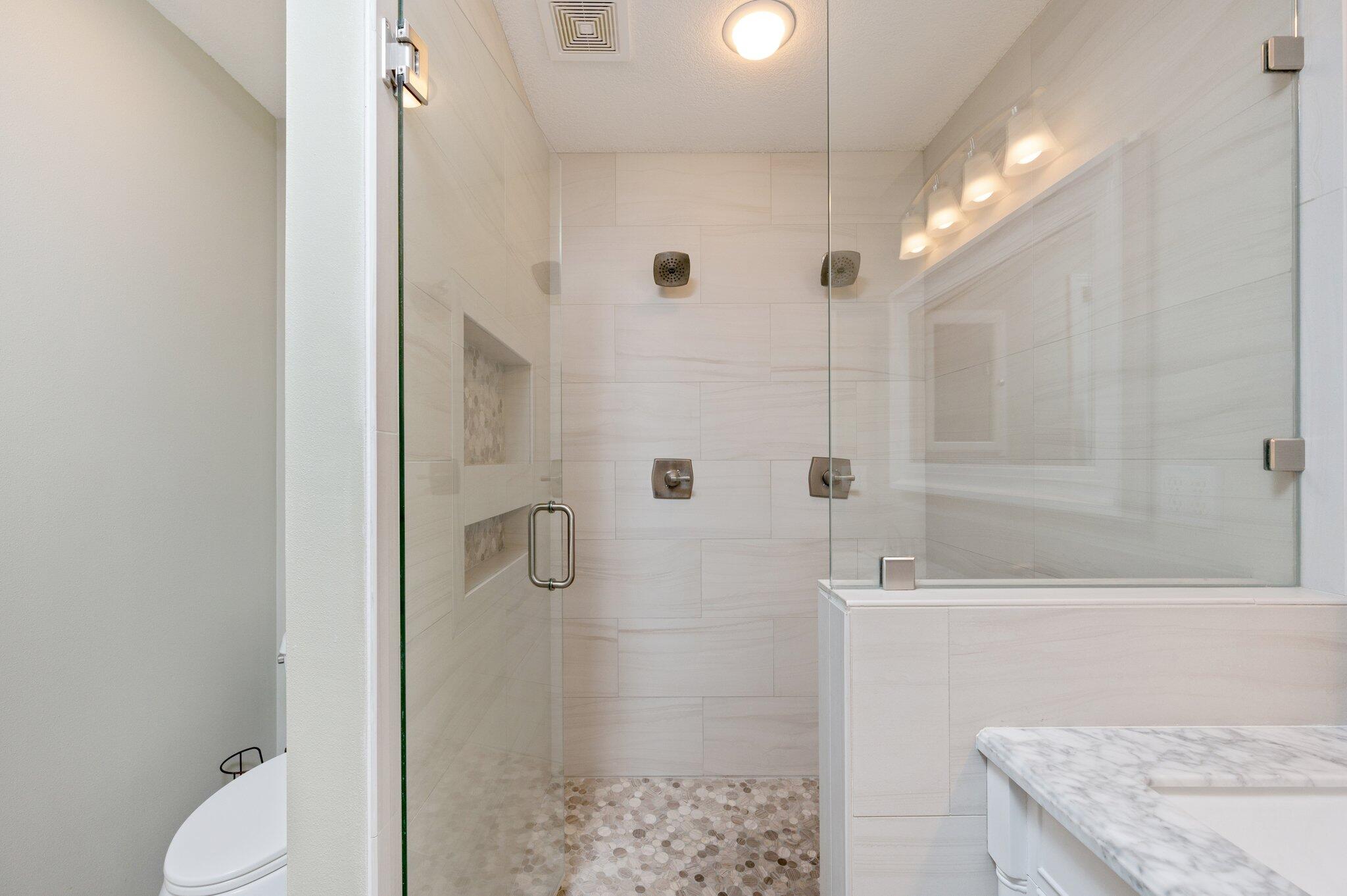 CARIBBEAN EAST - Residential Lease