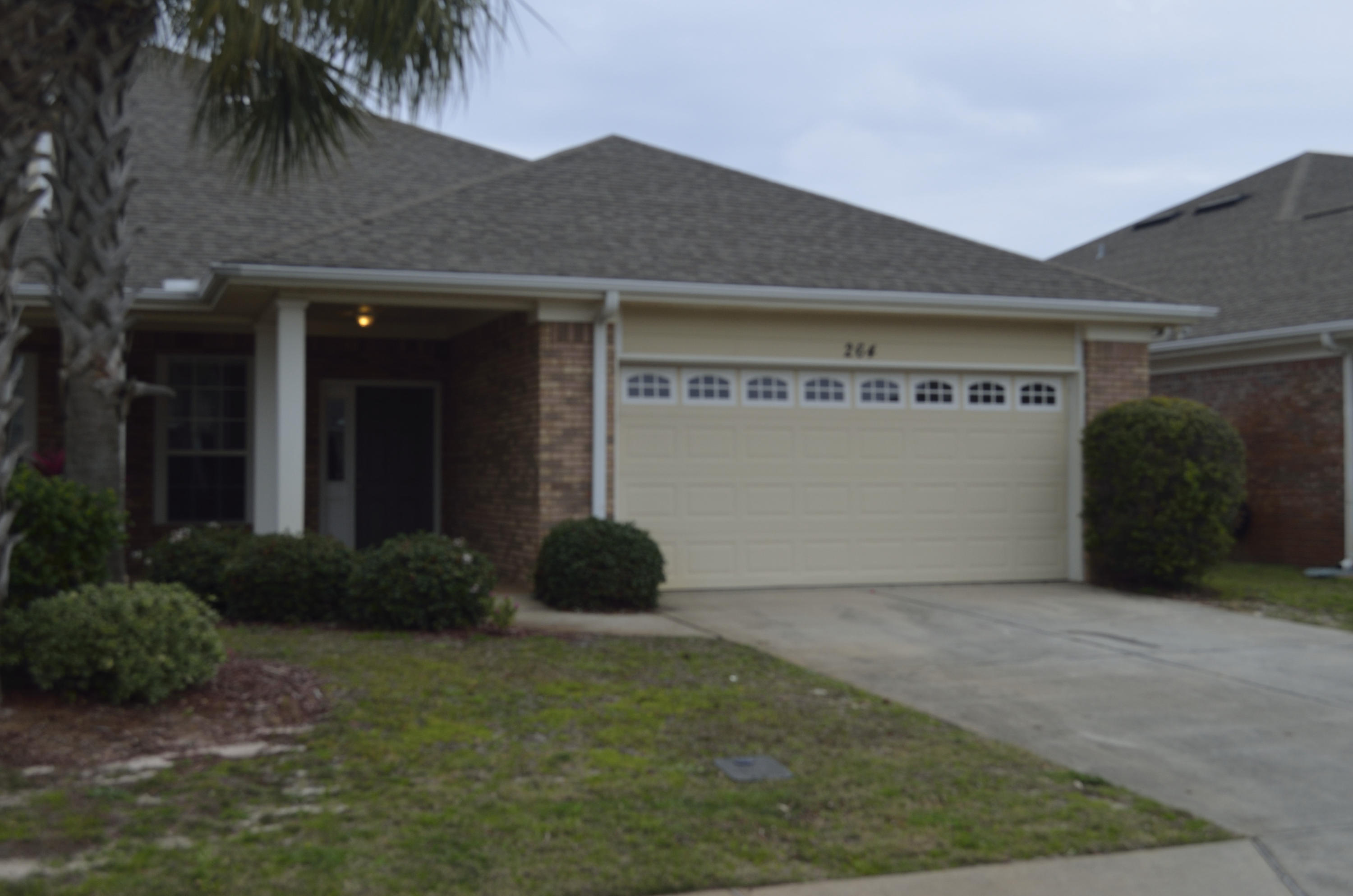 DIAMOND LAKES - Residential