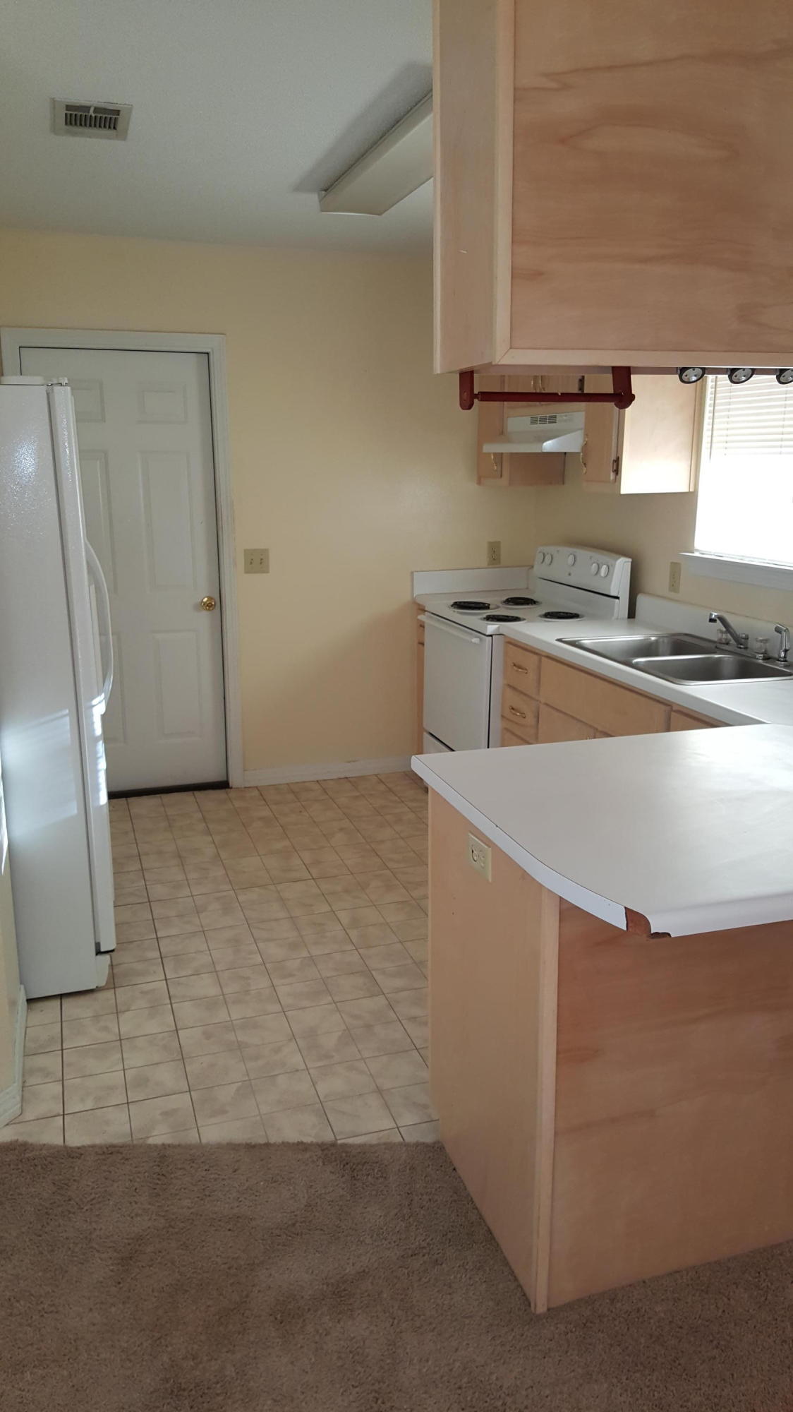 NORTHVIEW ESTATES 3RD ADDN - Residential Lease