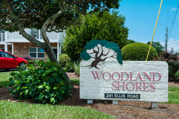 WOODLAND SHORES T/H PH 1 - Residential