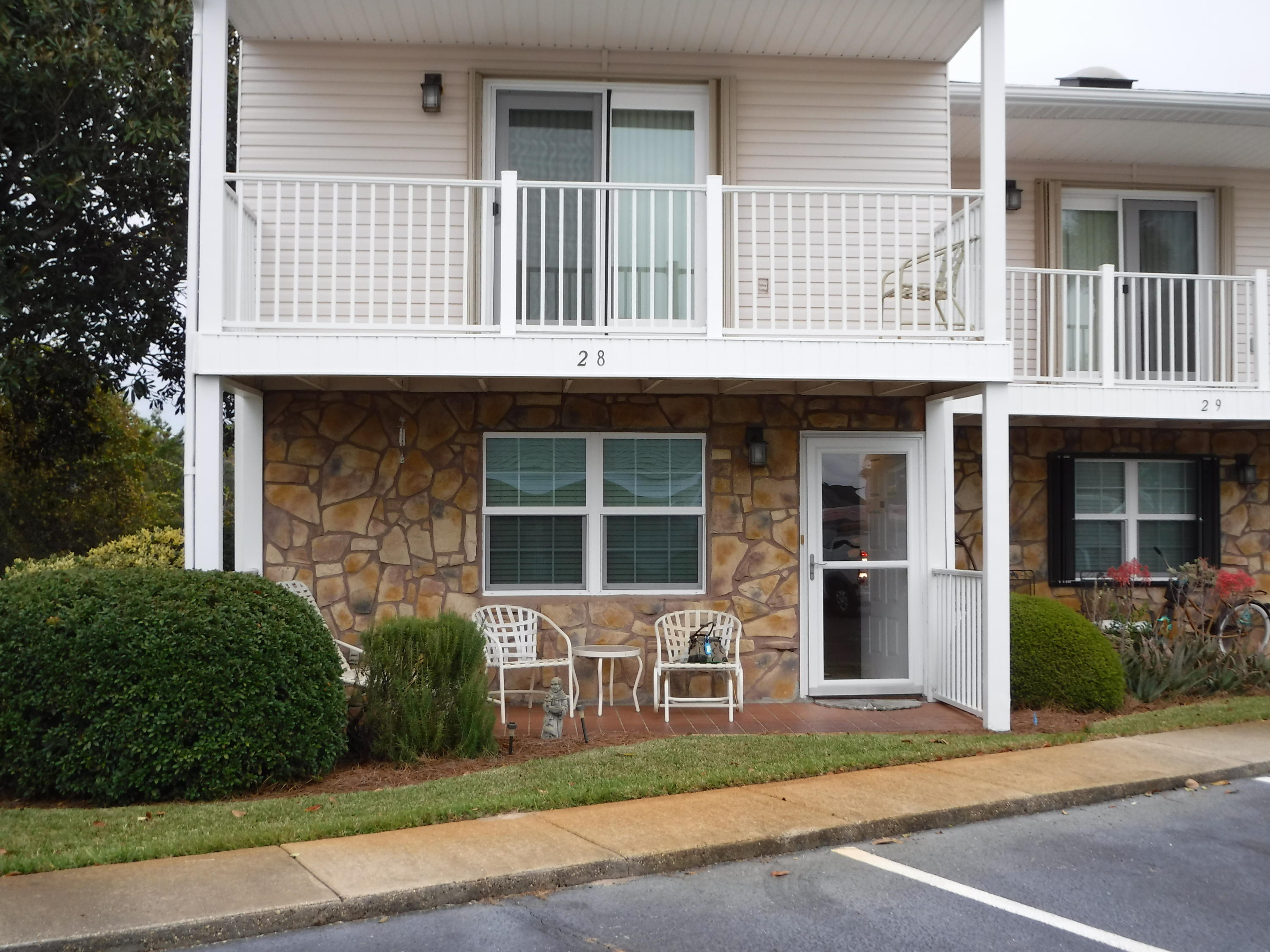 WOODLAND SHORES T/H PH 1 - Residential