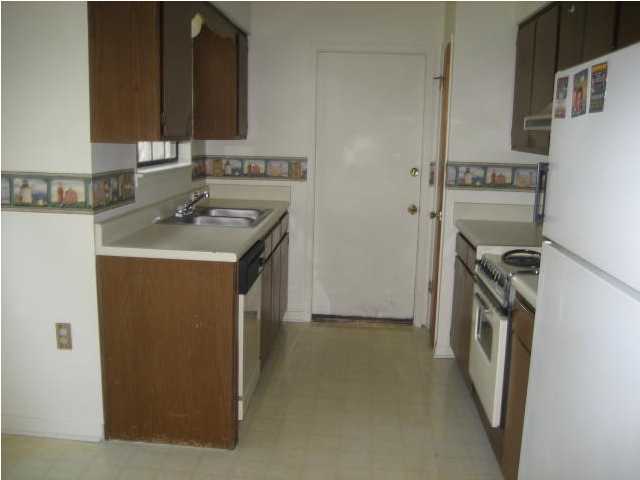 PINE MEADOWS 3RD ADDN - Residential Lease