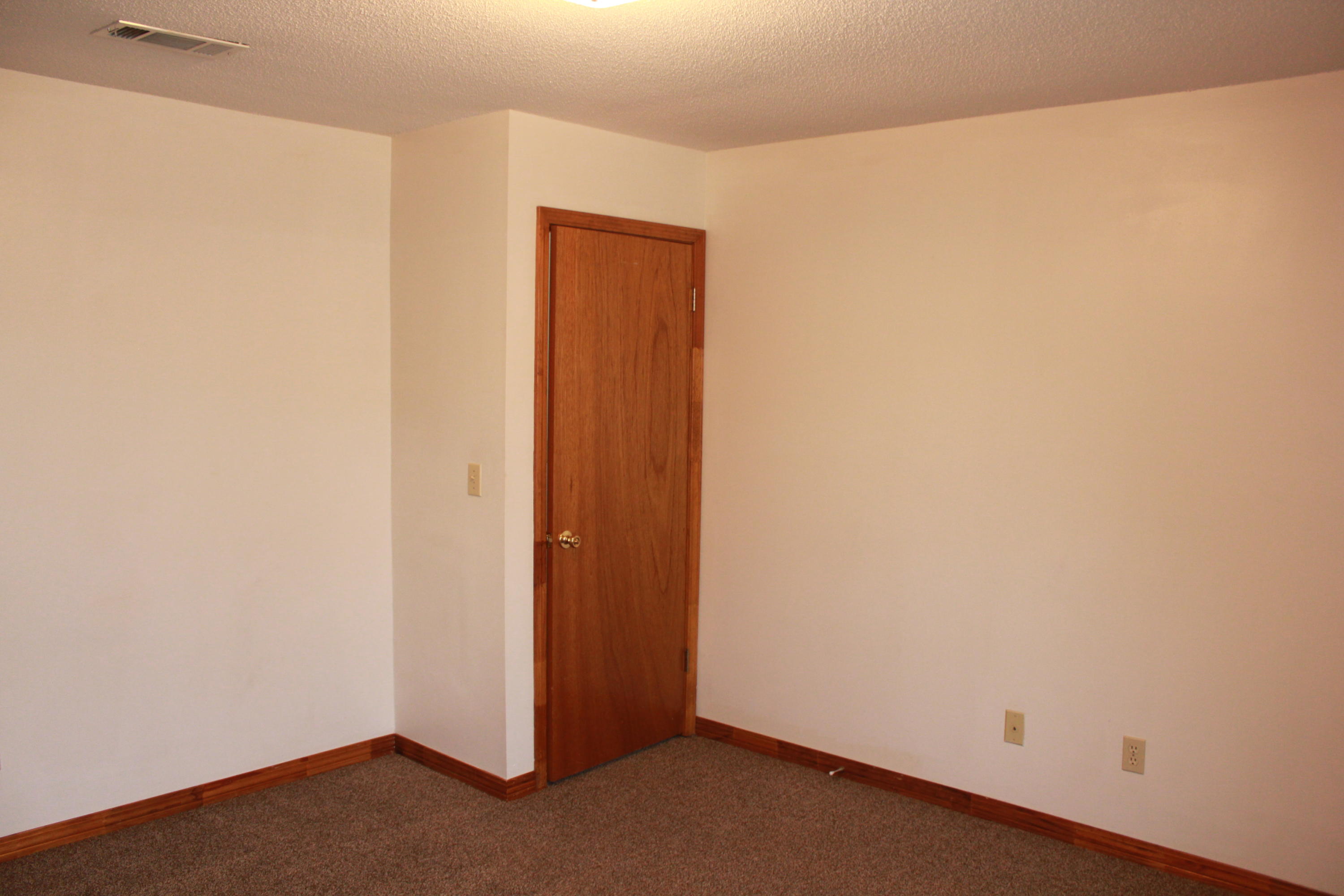 LAUREL OAKS S/D - Residential Lease
