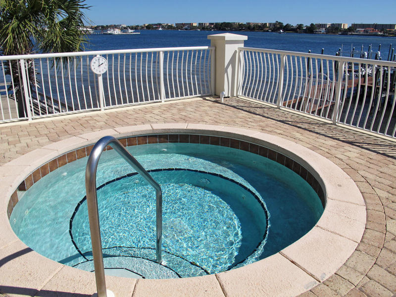 PRESIDIO YACHT CLUB - Residential