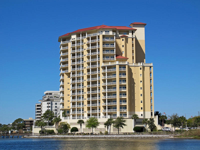 PRESIDIO YACHT CLUB - Residential