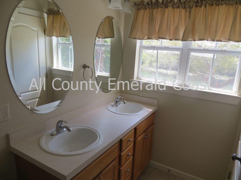 TWIN LAKES TOWNHOMES PH 2 - Residential Lease