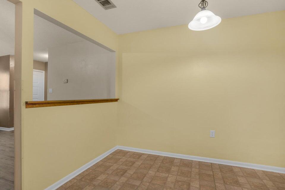 KELLY HILL ESTATES - Residential Lease