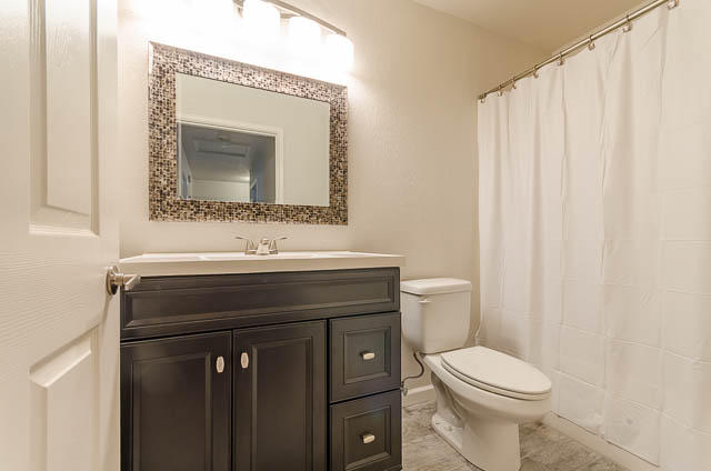 QUAIL LAKE - Residential
