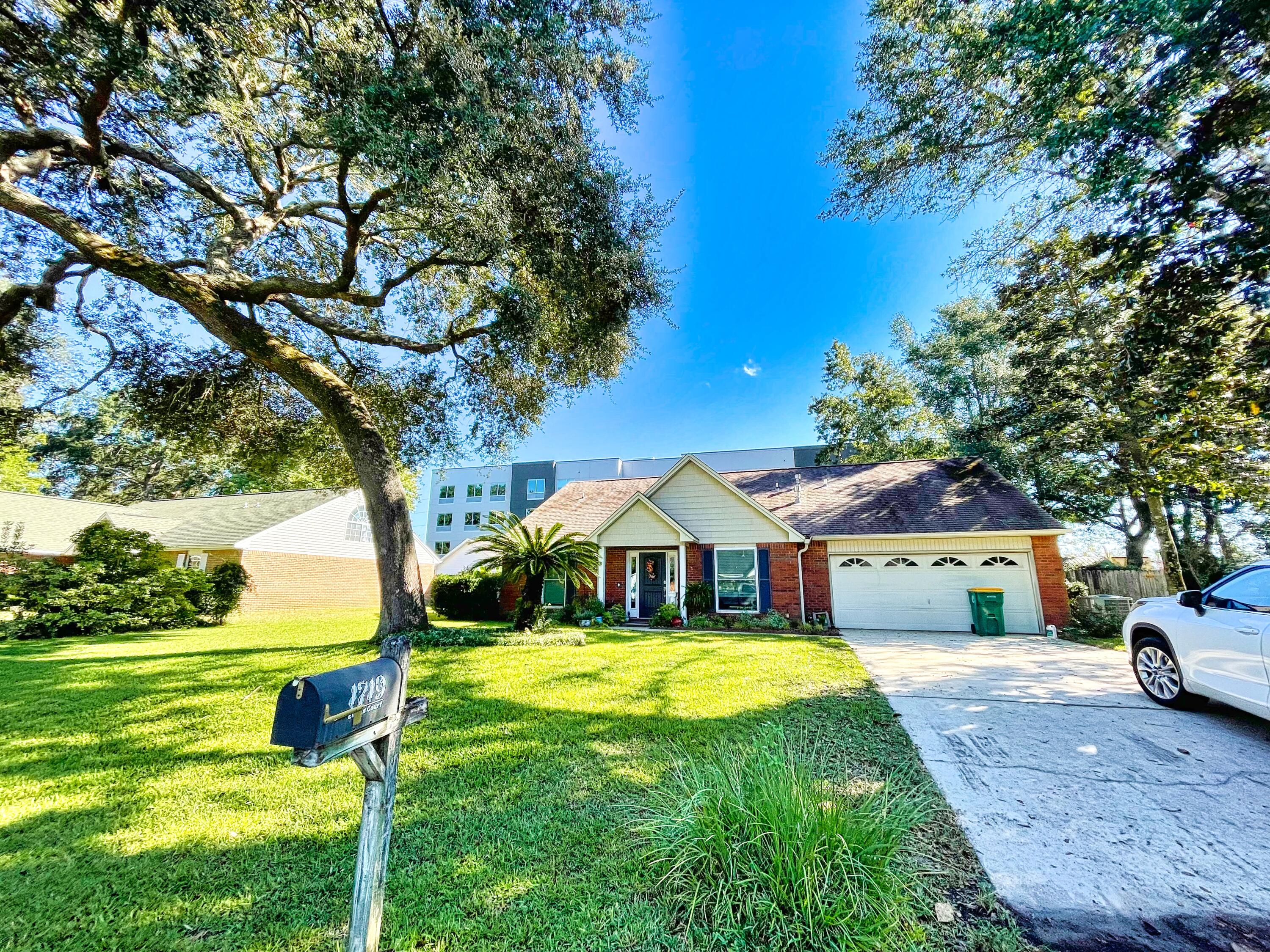 MOSSY OAKS - Residential