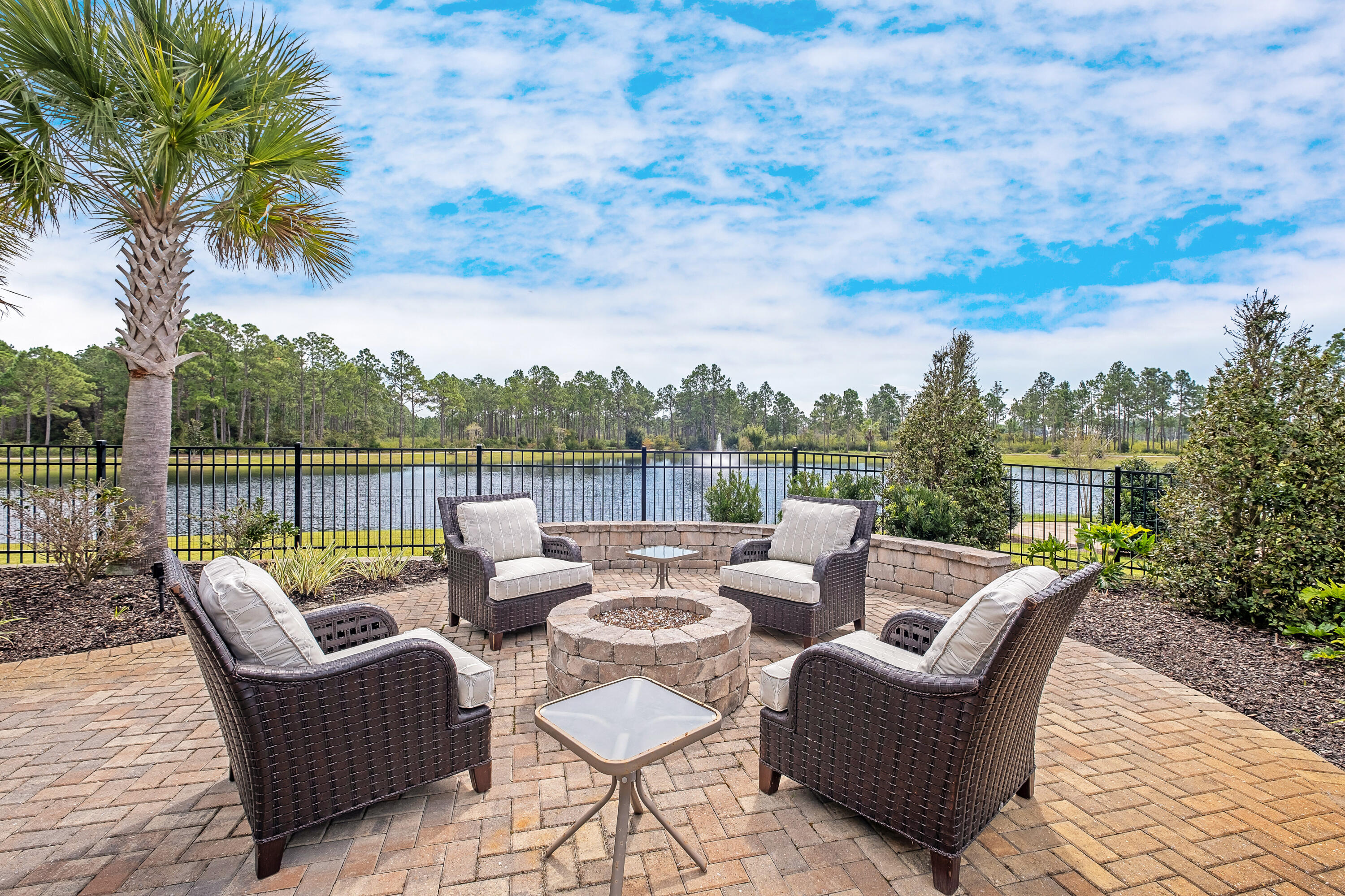 LAKEVIEW - Residential