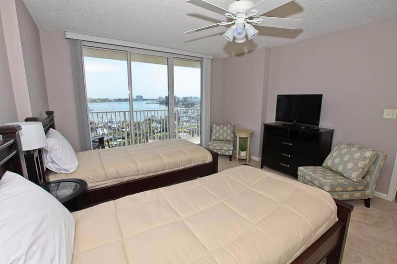 WATERVIEW TOWERS - Residential