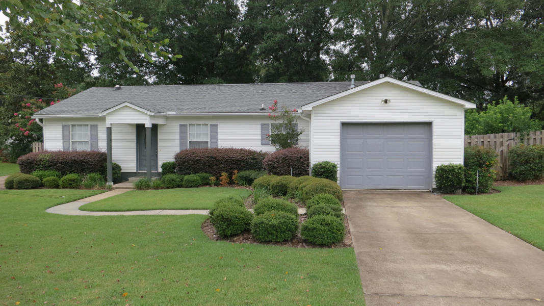 Available for move in on August 1.
Charming 3 bedroom, 2 bath home conveniently located near Eglin Air Force Base! This home sits on a generous fenced lot with a double gate to the side yard. This lovely home offers an open, split floorplan to allow for easy living but maximum privacy. The kitchen has a brand new stainless steel 6-burner stove, new dishwasher, and a newer refrigerator. Washer/dryer is included.
Dogs considered with owner approval.
Tenant to verify all data.