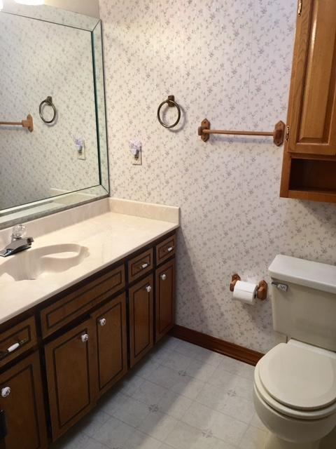 VALPARAISO PINECREST 5 - Residential Lease