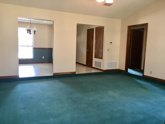 VALPARAISO PINECREST 5 - Residential Lease