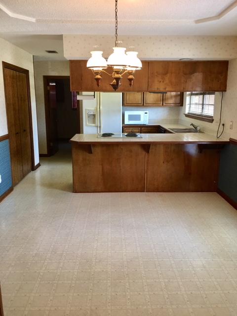 VALPARAISO PINECREST 5 - Residential Lease