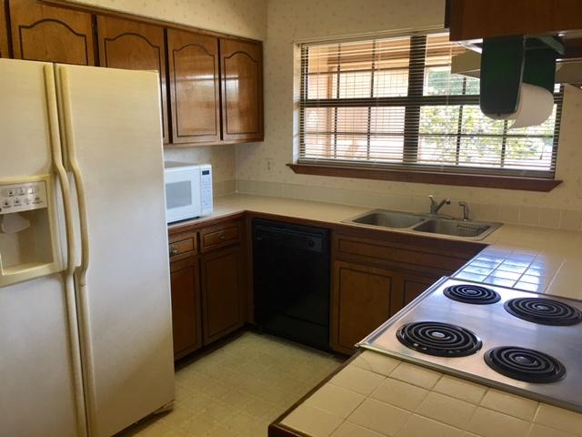 VALPARAISO PINECREST 5 - Residential Lease