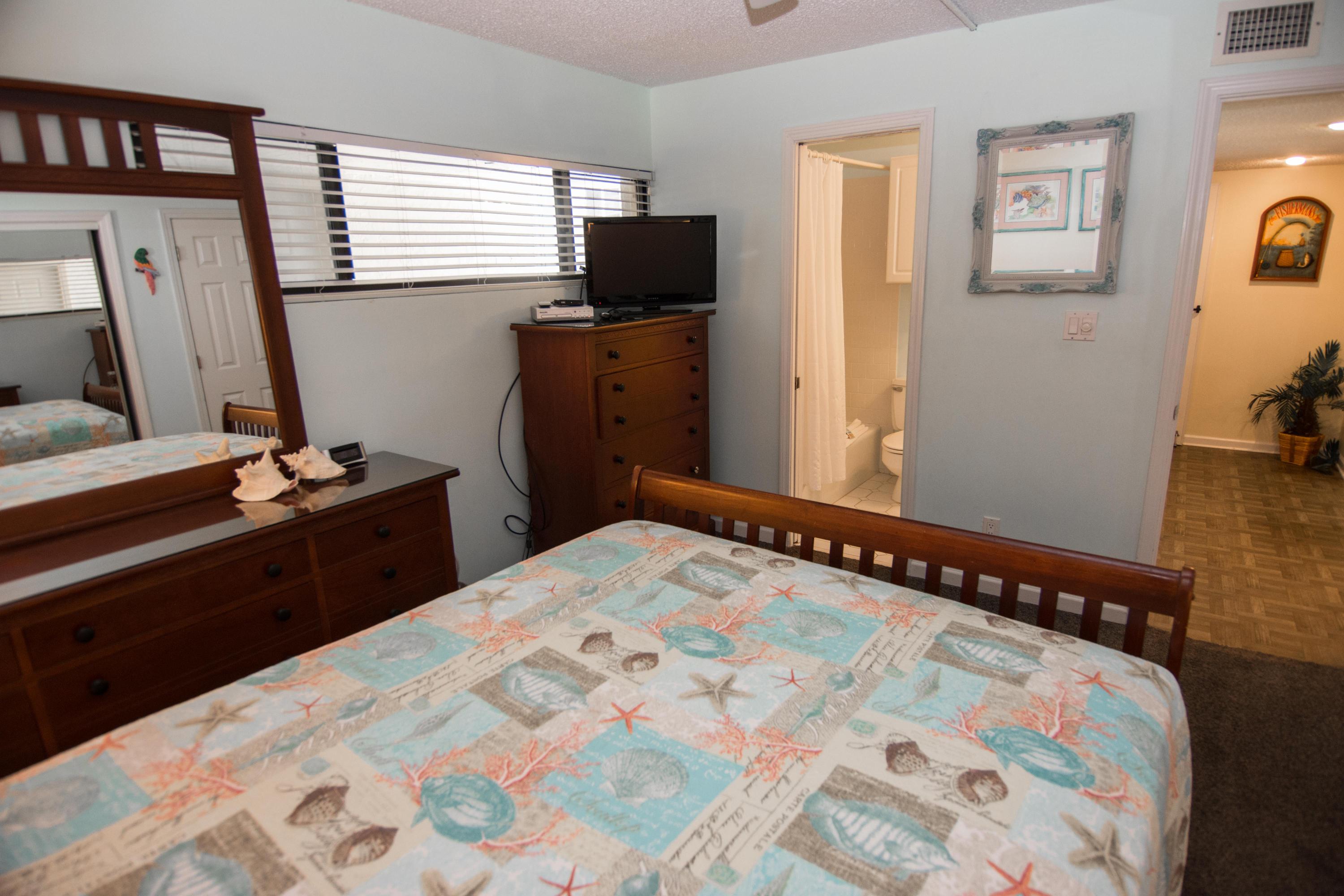 HOLIDAY SURF & RACQUET CLUB - Residential