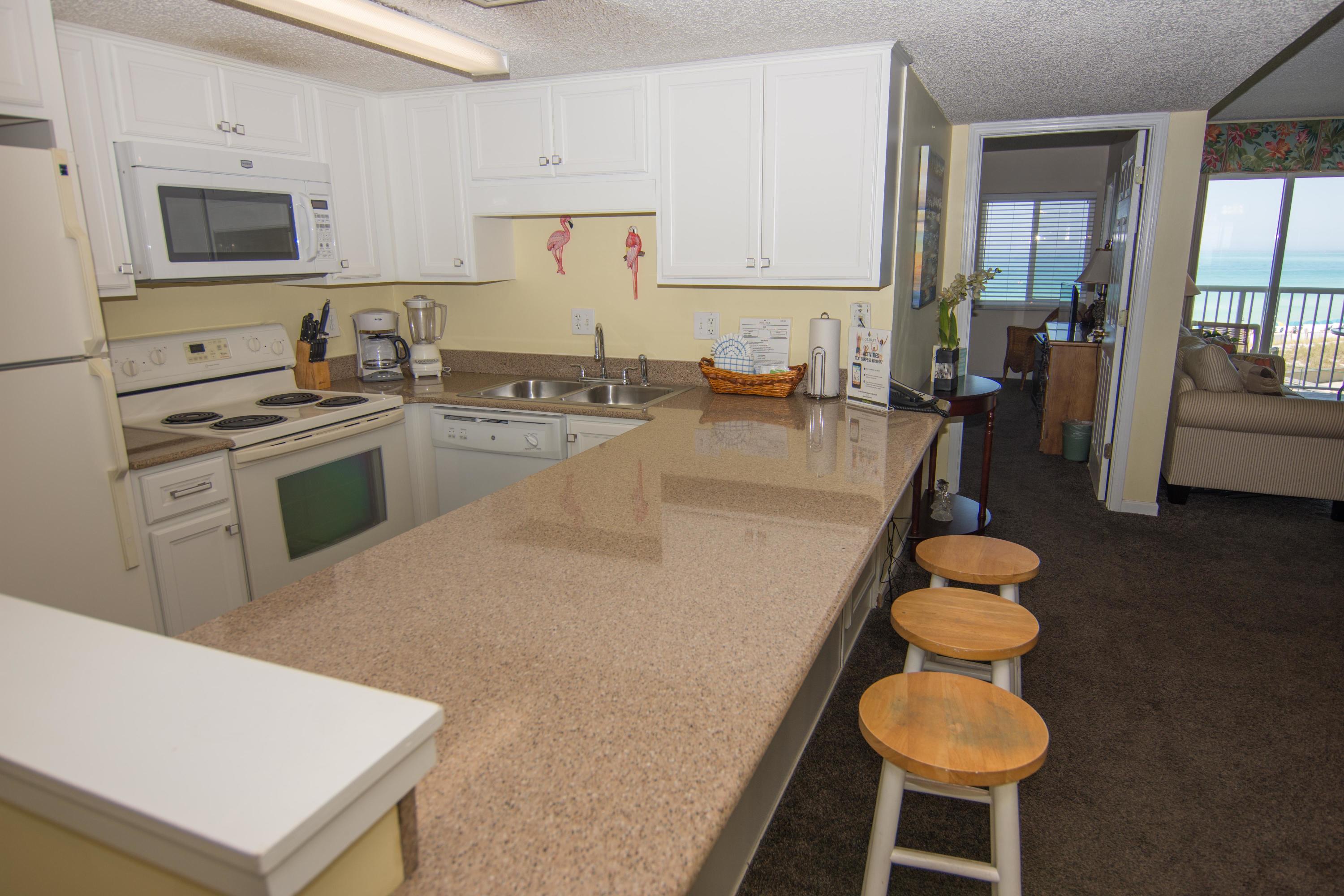 HOLIDAY SURF & RACQUET CLUB - Residential