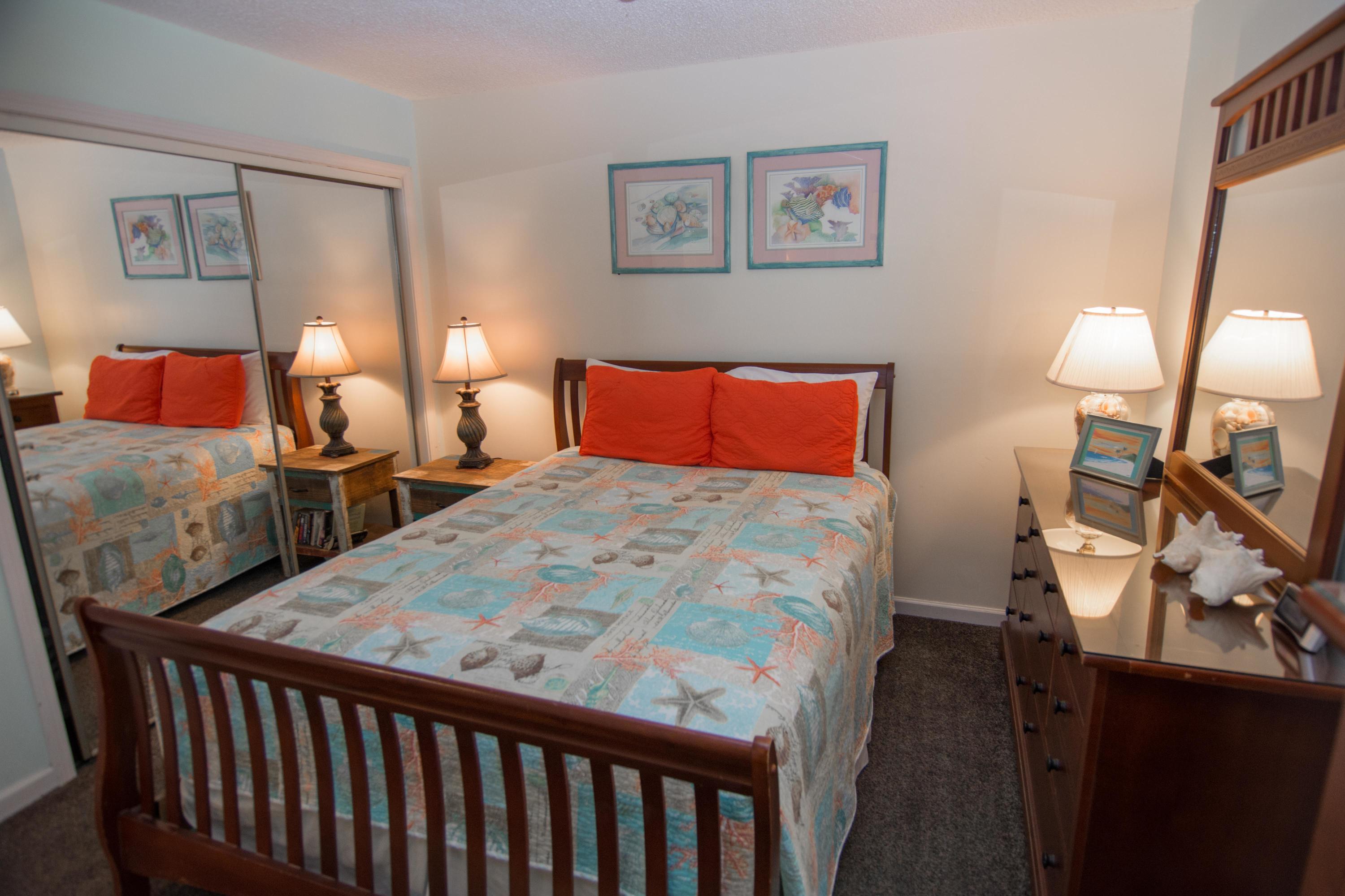 HOLIDAY SURF & RACQUET CLUB - Residential