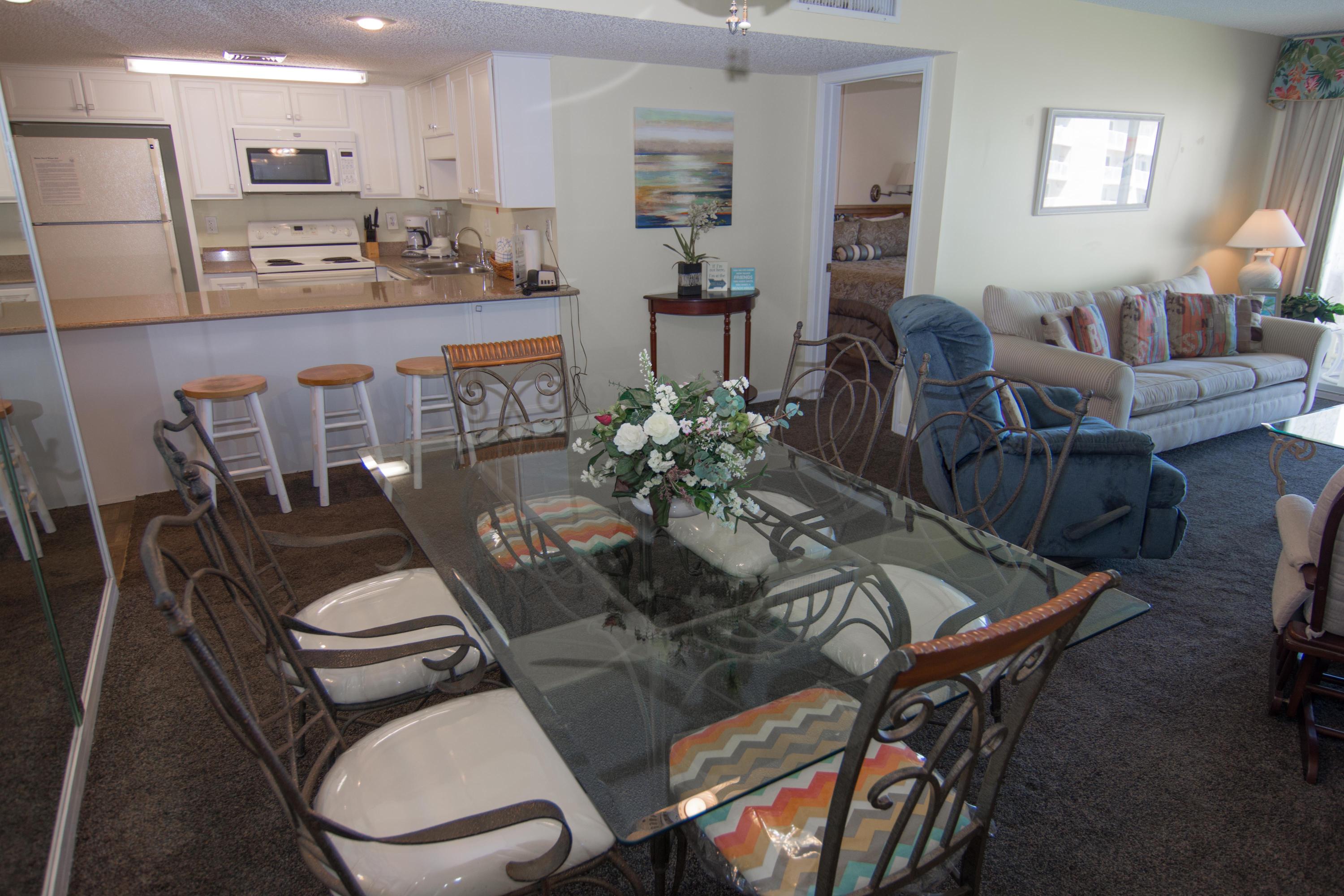 HOLIDAY SURF & RACQUET CLUB - Residential