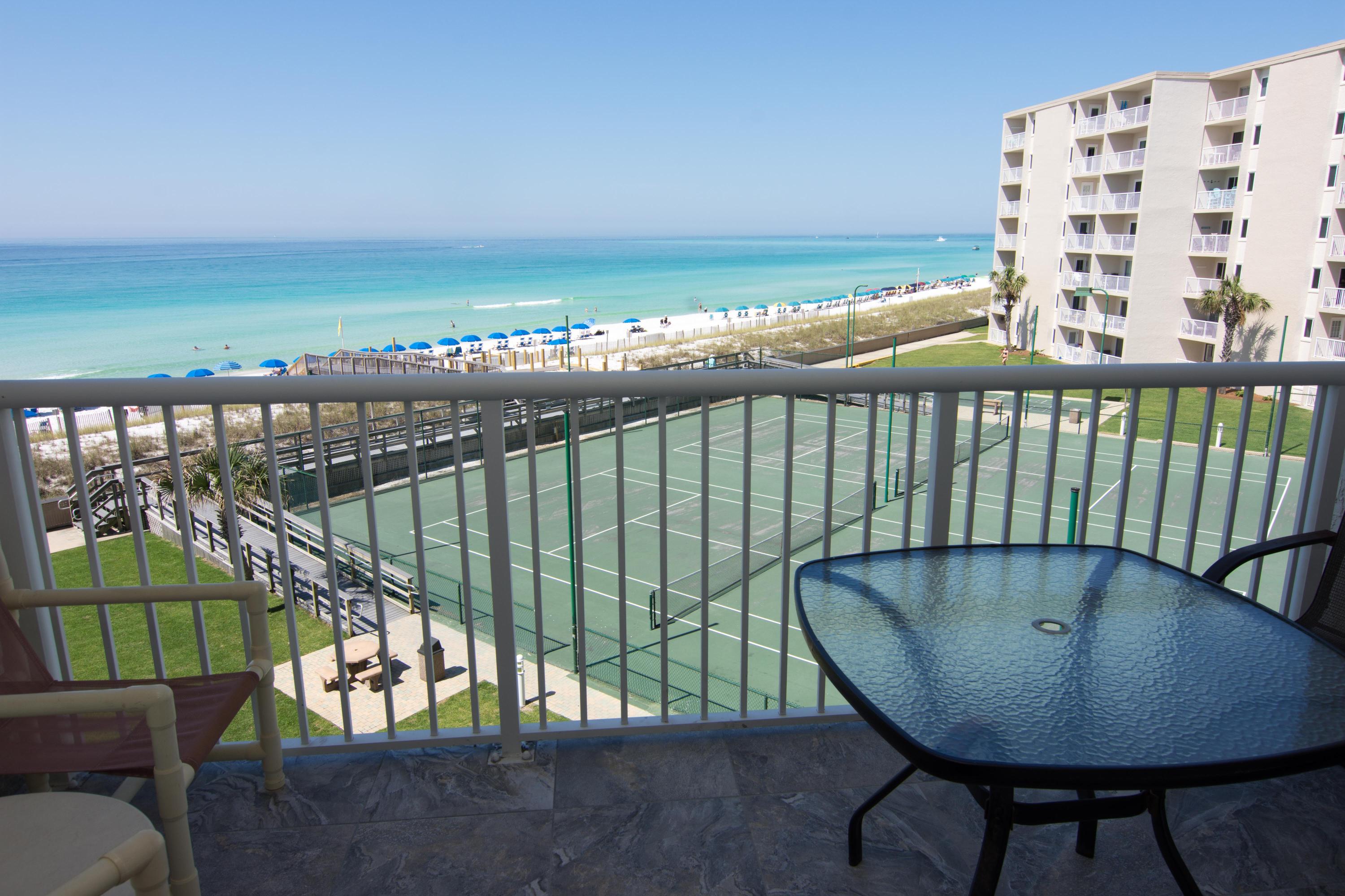 HOLIDAY SURF & RACQUET CLUB - Residential